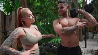 Cubbi Thompson – Making Him Sweat!